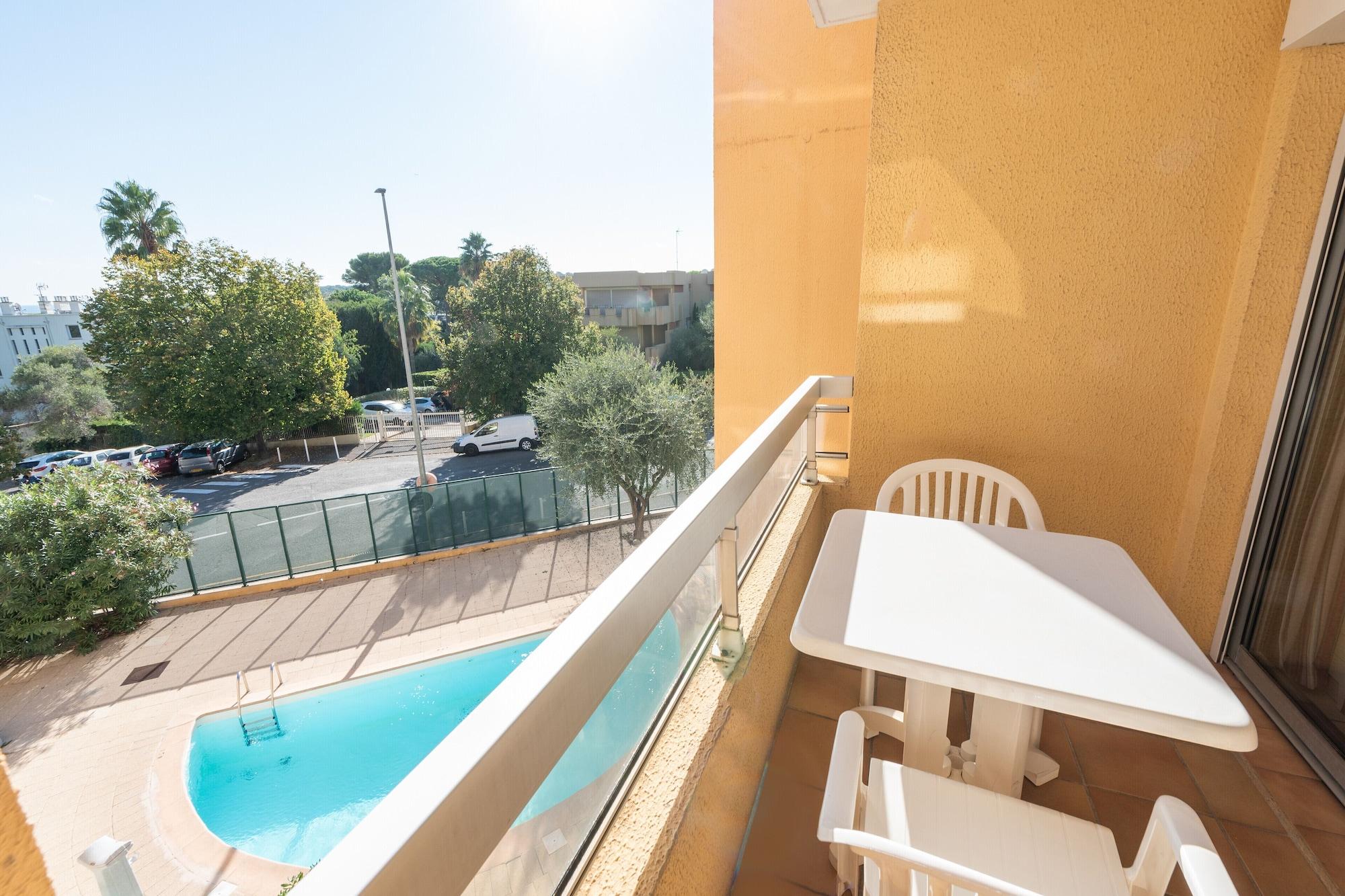 Residence Pierre & Vacances La Rostagne Жуан-Ле-Пин Екстериор снимка