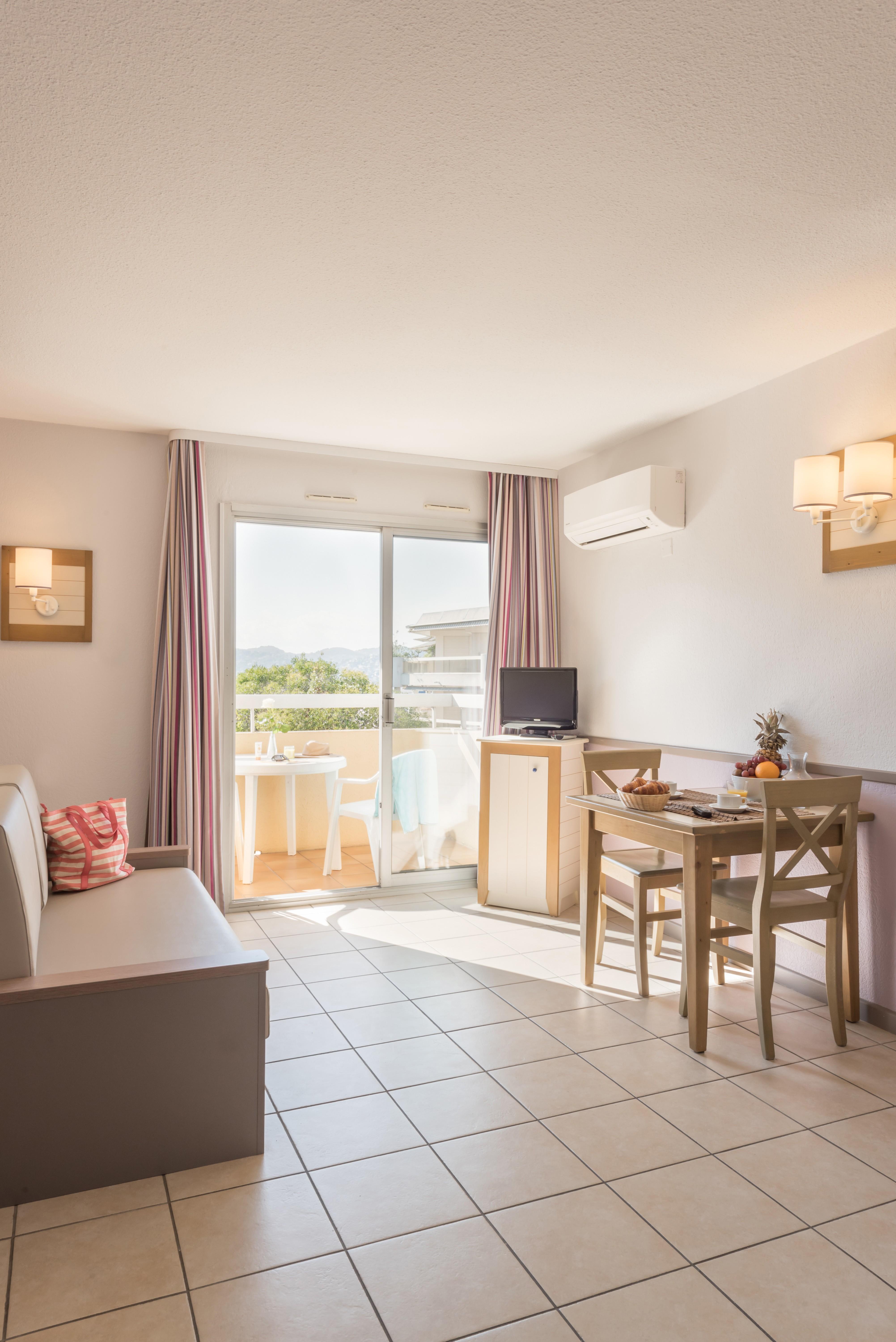 Residence Pierre & Vacances La Rostagne Жуан-Ле-Пин Екстериор снимка
