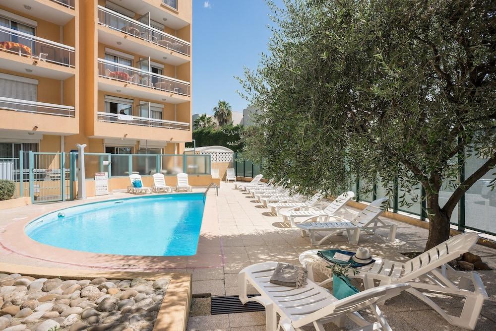 Residence Pierre & Vacances La Rostagne Жуан-Ле-Пин Екстериор снимка