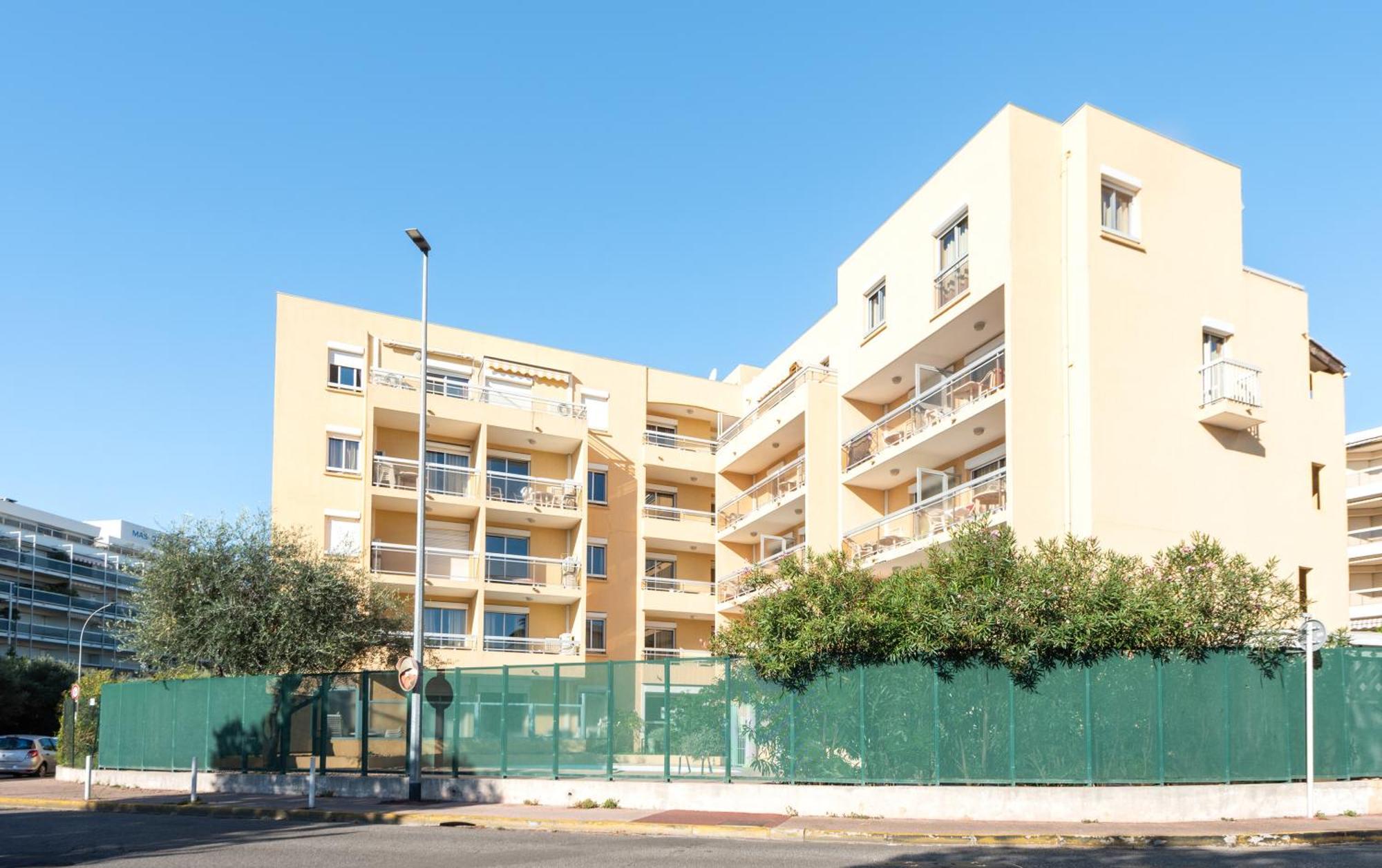 Residence Pierre & Vacances La Rostagne Жуан-Ле-Пин Екстериор снимка
