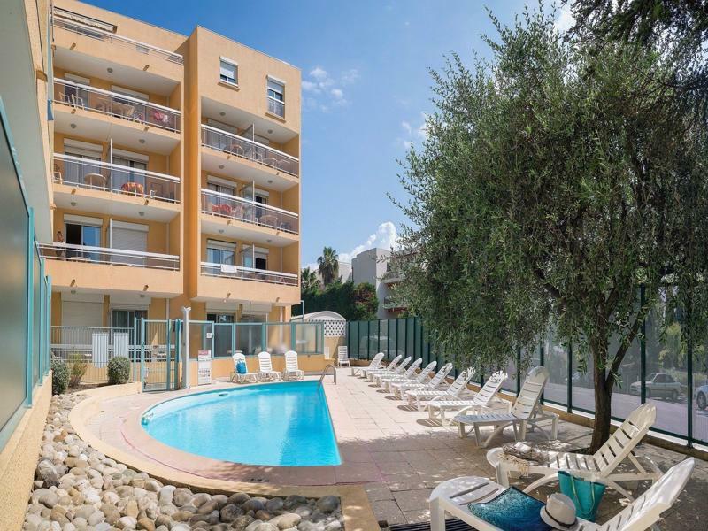 Residence Pierre & Vacances La Rostagne Жуан-Ле-Пин Екстериор снимка