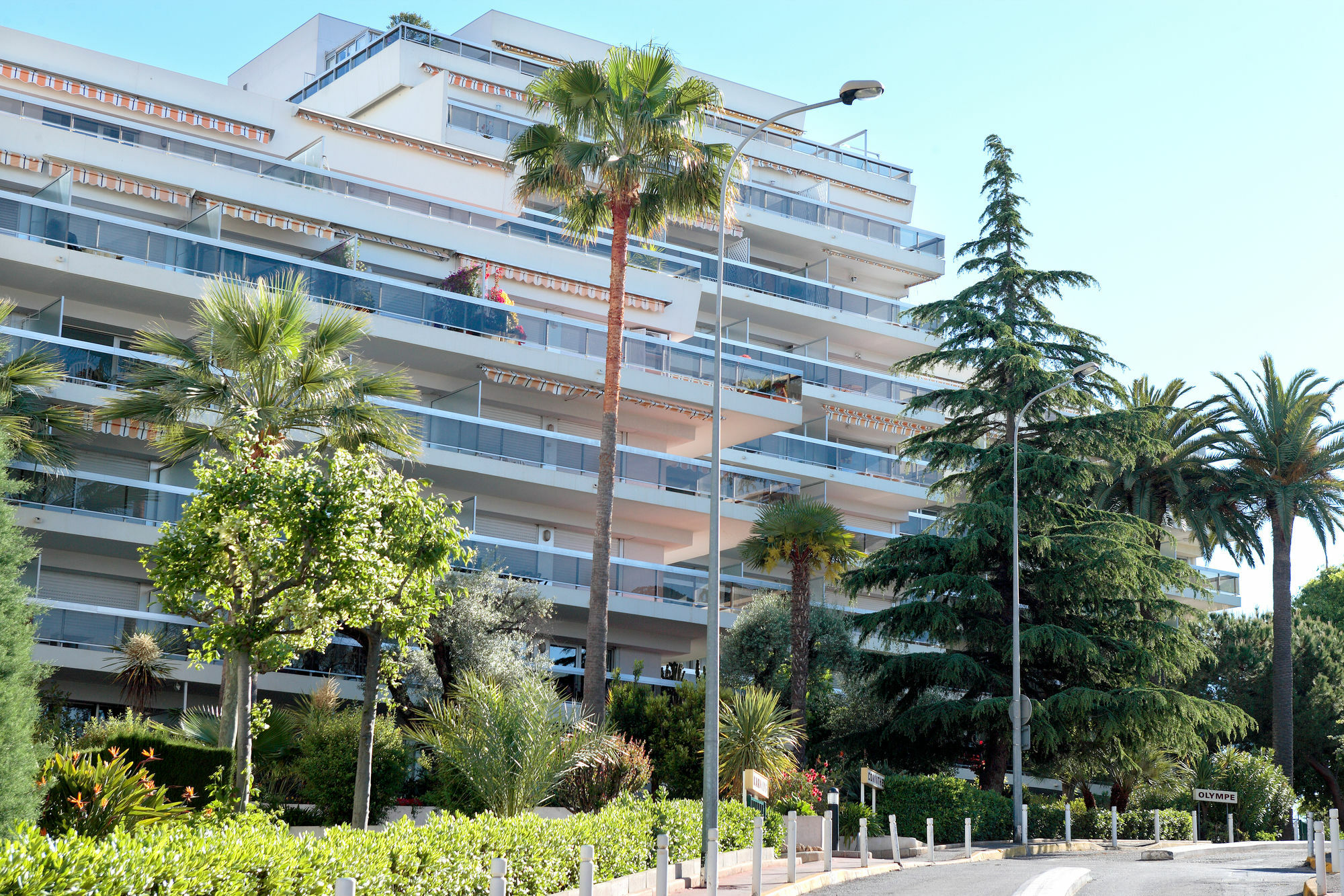 Residence Pierre & Vacances La Rostagne Жуан-Ле-Пин Екстериор снимка